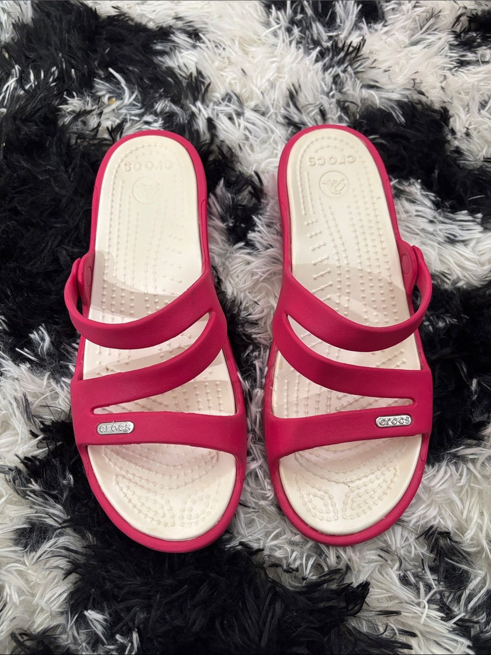CROCS Women's Hot Pink Triple-Strap Slide Sandals with White Footbed